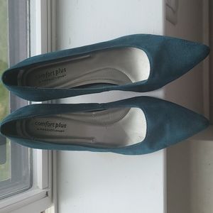 Comfort plus by predictions green suede shoes